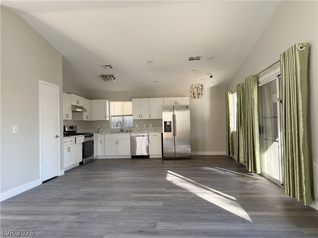 9362 Santa Fe Rose Street, Las Vegas, NV 89123