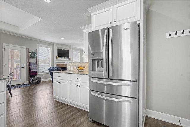 2315 NW Hedgewood Drive, Grain Valley, MO 64029