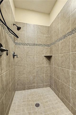 2315 NW Hedgewood Drive, Grain Valley, MO 64029