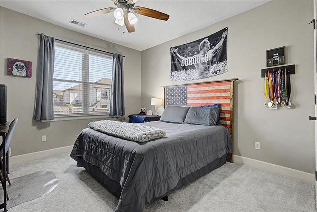 2315 NW Hedgewood Drive, Grain Valley, MO 64029