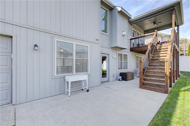 2315 NW Hedgewood Drive, Grain Valley, MO 64029