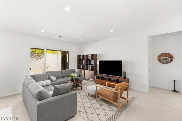 598 Desert Bluebell Court, Henderson, NV 89011