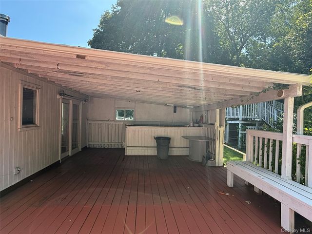 4 Sandy Court, Deer Park, NY 11729