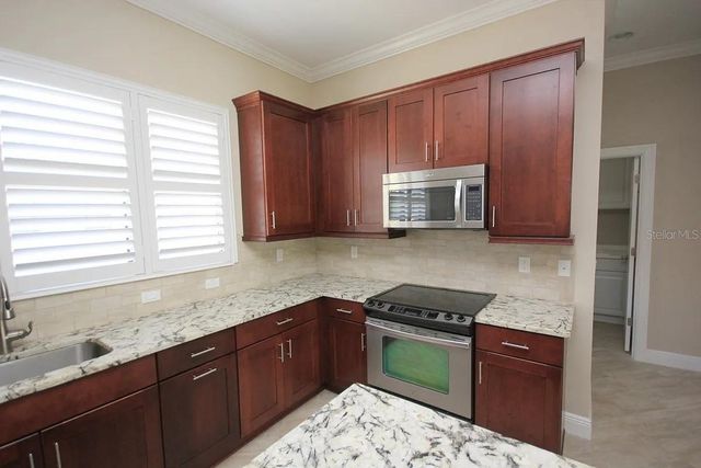 5804 YEATS MANOR DRIVE, Tampa, FL 33616