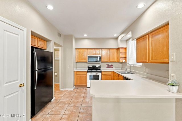 5104 E Calle Vista De Colores, Tucson, AZ 85711