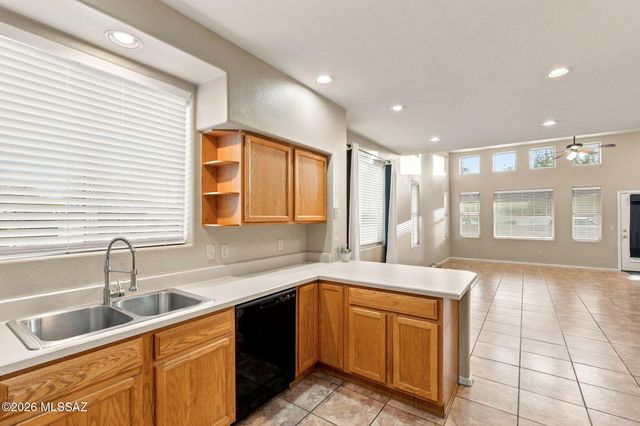 5104 E Calle Vista De Colores, Tucson, AZ 85711