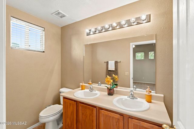 5104 E Calle Vista De Colores, Tucson, AZ 85711