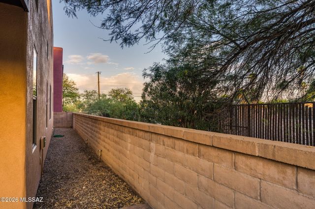5104 E Calle Vista De Colores, Tucson, AZ 85711