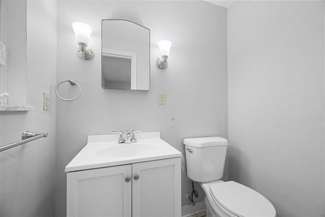 104 Meadow Rd, Shaler, PA 15116