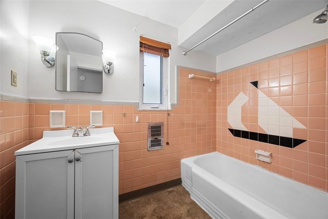 104 Meadow Rd, Shaler, PA 15116