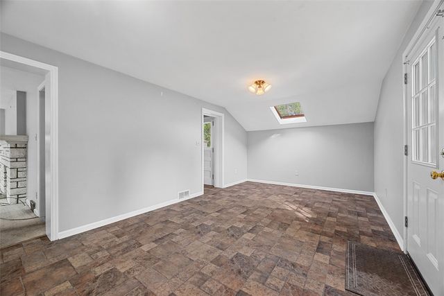 104 Meadow Rd, Shaler, PA 15116