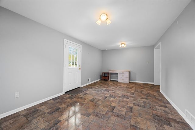 104 Meadow Rd, Shaler, PA 15116