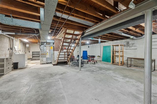 104 Meadow Rd, Shaler, PA 15116