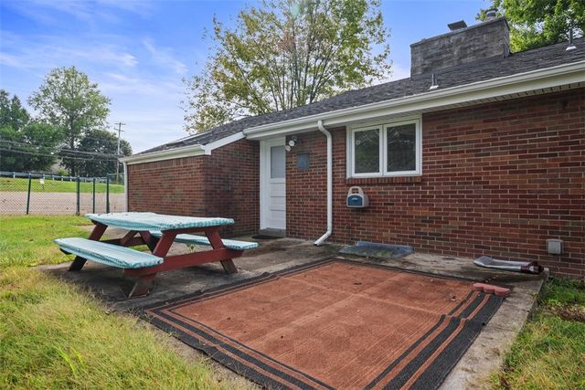 104 Meadow Rd, Shaler, PA 15116