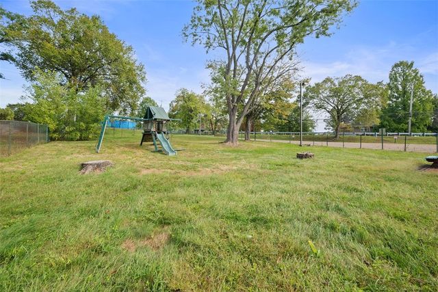 104 Meadow Rd, Shaler, PA 15116