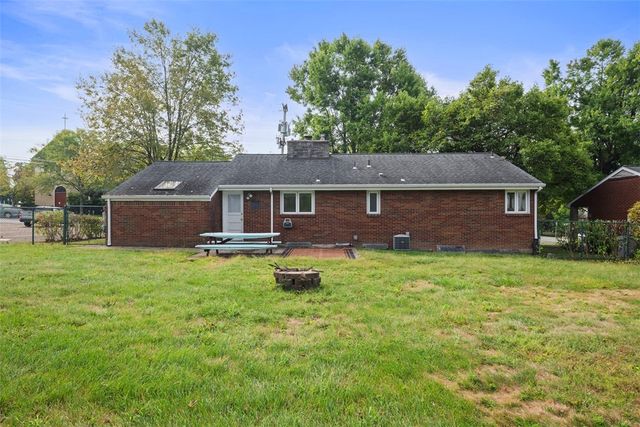 104 Meadow Rd, Shaler, PA 15116