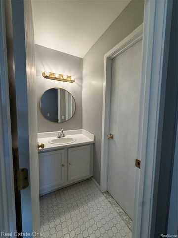 403 Water Tower Circle 92, Brighton, MI 48116