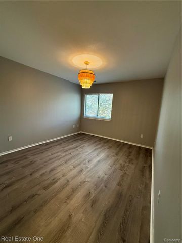403 Water Tower Circle 92, Brighton, MI 48116