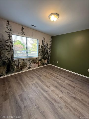 403 Water Tower Circle 92, Brighton, MI 48116