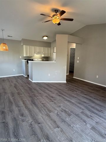 403 Water Tower Circle 92, Brighton, MI 48116