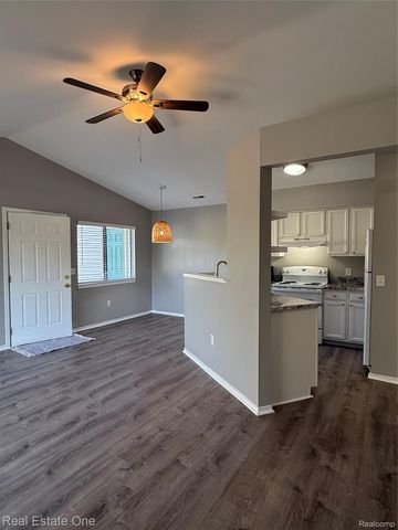 403 Water Tower Circle 92, Brighton, MI 48116