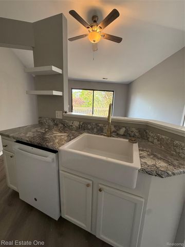 403 Water Tower Circle 92, Brighton, MI 48116