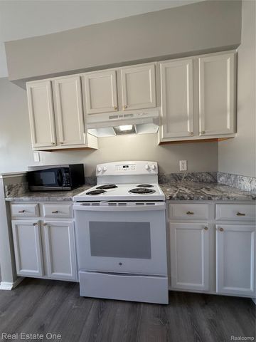 403 Water Tower Circle 92, Brighton, MI 48116