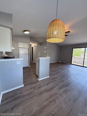 403 Water Tower Circle 92, Brighton, MI 48116