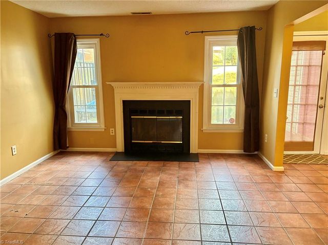 3934 New Garden Park, Greensboro, NC 27410