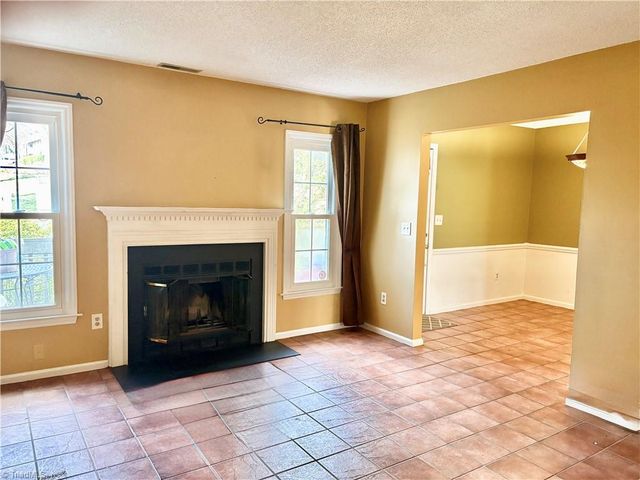 3934 New Garden Park, Greensboro, NC 27410