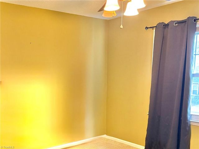 3934 New Garden Park, Greensboro, NC 27410