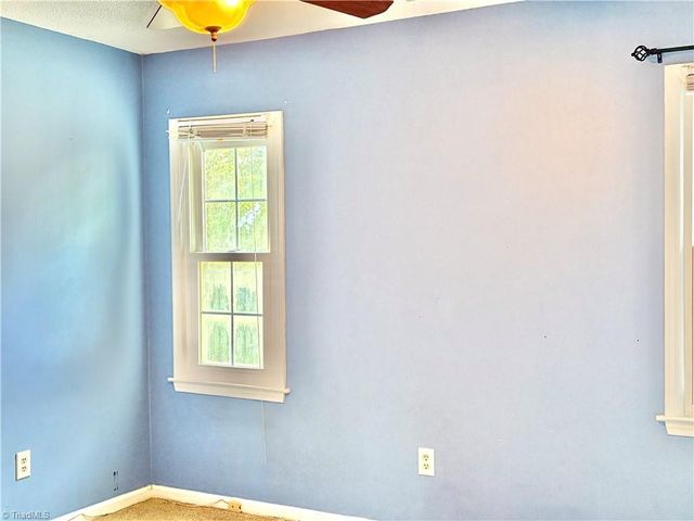 3934 New Garden Park, Greensboro, NC 27410