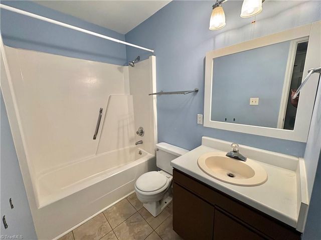 3934 New Garden Park, Greensboro, NC 27410