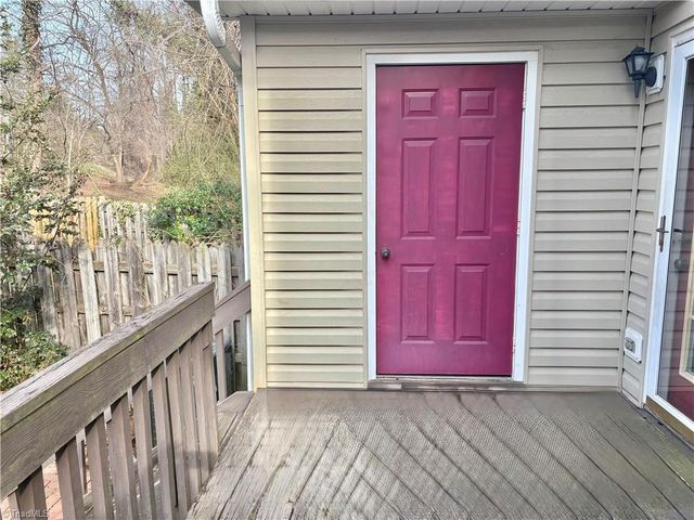 3934 New Garden Park, Greensboro, NC 27410