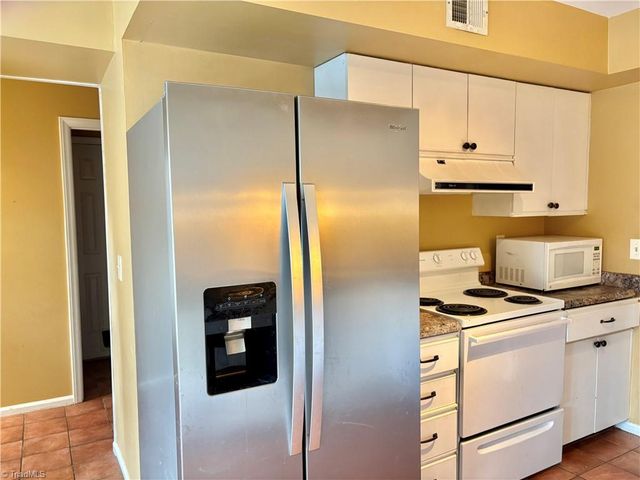 3934 New Garden Park, Greensboro, NC 27410