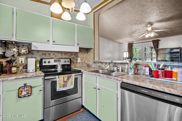 515 Mohawk Road, Southport, NC 28461