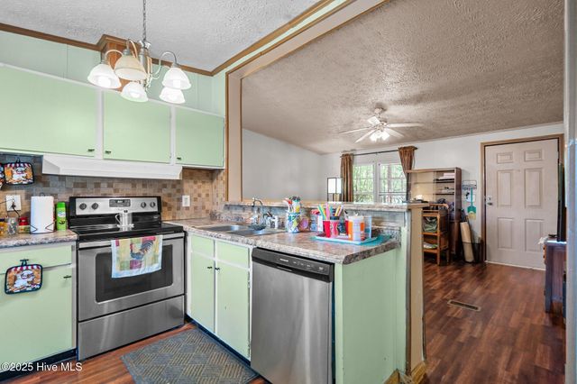 515 Mohawk Road, Southport, NC 28461