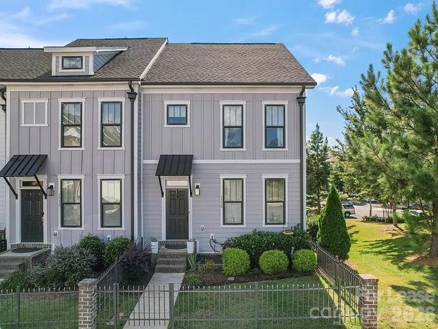 133 Capital Avenue E, Mooresville, NC 28117