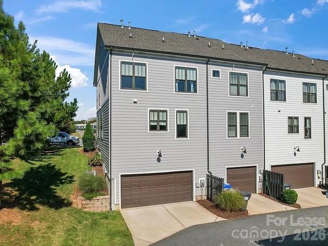 133 Capital Avenue E, Mooresville, NC 28117