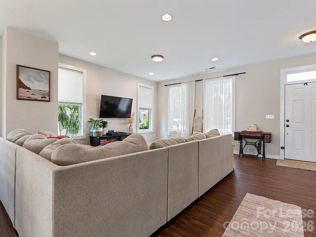 133 Capital Avenue E, Mooresville, NC 28117