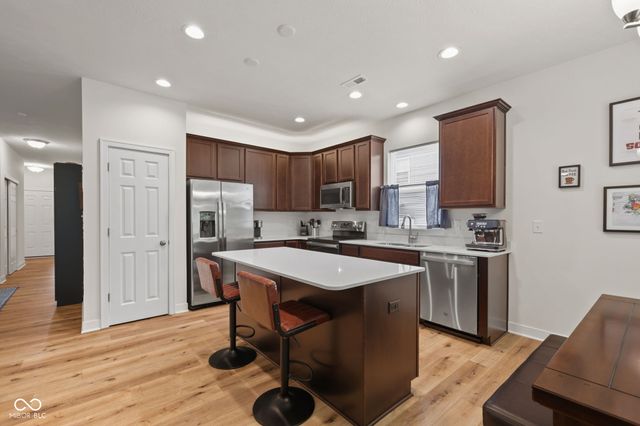 5691 Grosbeak Drive, Greenwood, IN 46143