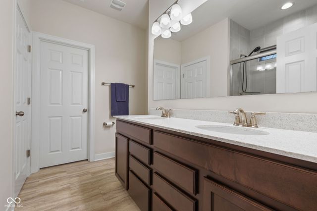 5691 Grosbeak Drive, Greenwood, IN 46143