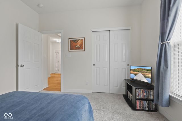 5691 Grosbeak Drive, Greenwood, IN 46143