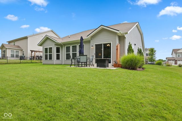 5691 Grosbeak Drive, Greenwood, IN 46143