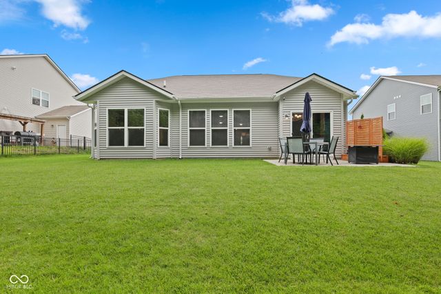 5691 Grosbeak Drive, Greenwood, IN 46143