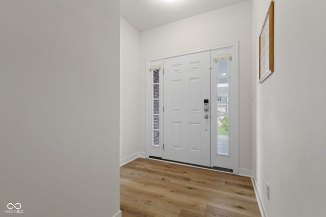 5691 Grosbeak Drive, Greenwood, IN 46143