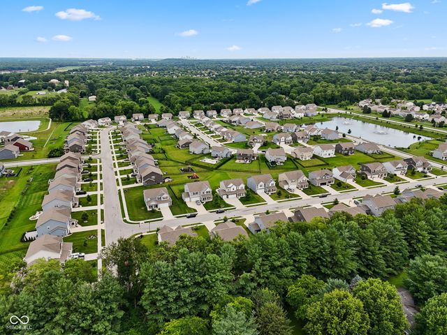5691 Grosbeak Drive, Greenwood, IN 46143