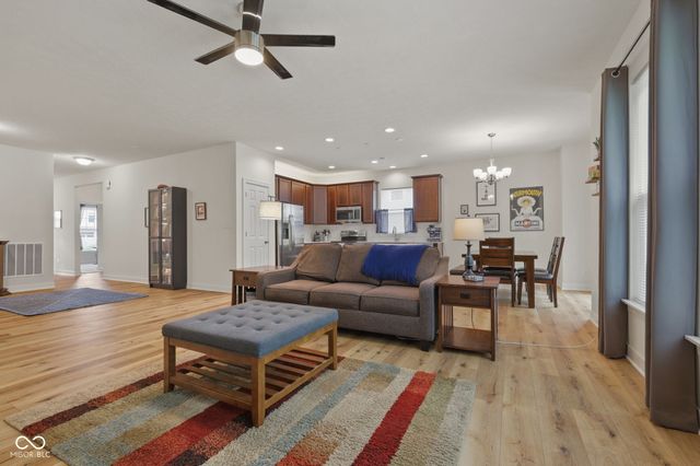 5691 Grosbeak Drive, Greenwood, IN 46143