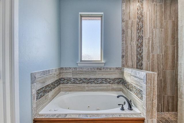 2548 Estates Drive, Goldsby, OK 73093