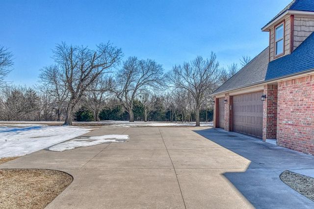 2548 Estates Drive, Goldsby, OK 73093